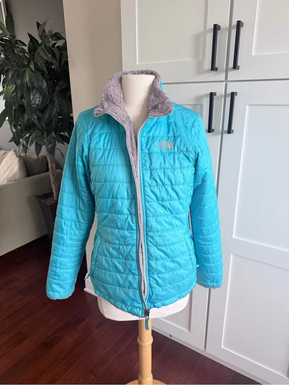 The North Face Girls' Reversible Mossbud Swirl Jacket Bright Blue XL (18)